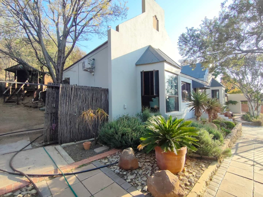 4 Bedroom Property for Sale in Langenhovenpark Free State